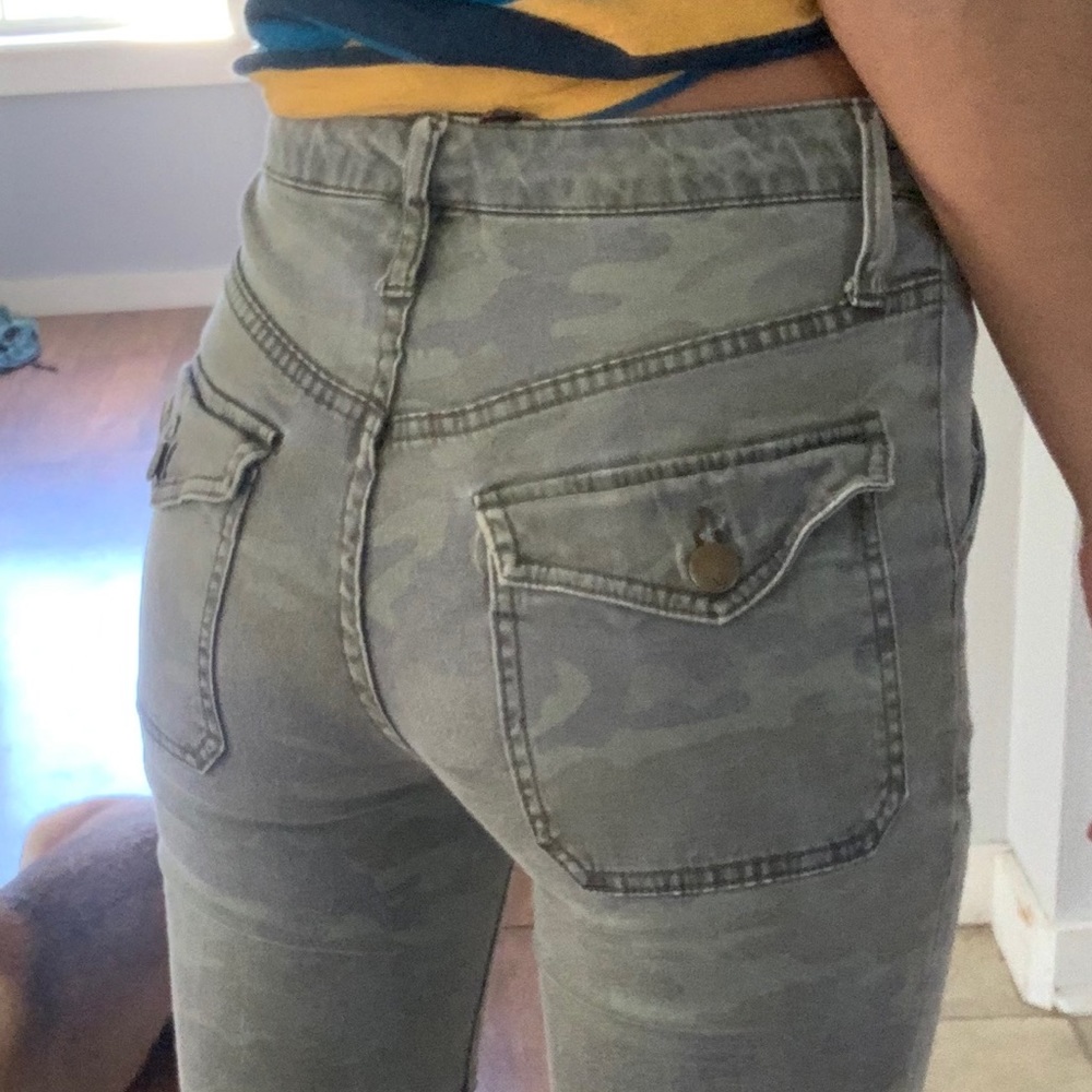camo skinny jeans